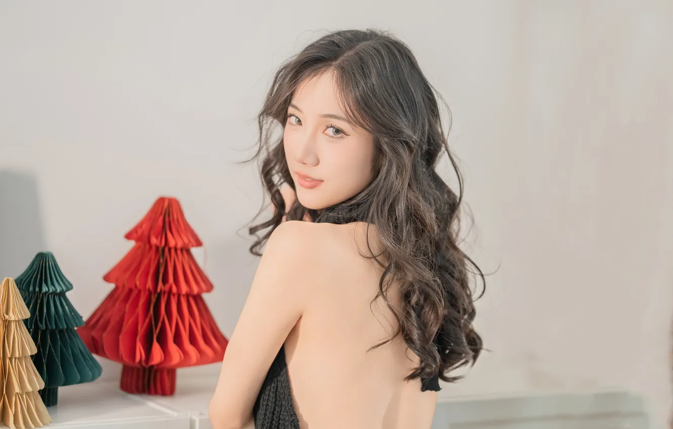 Фото обои Beautiful, Asian, Model, Smile, Woman, Back, Cute, Behind