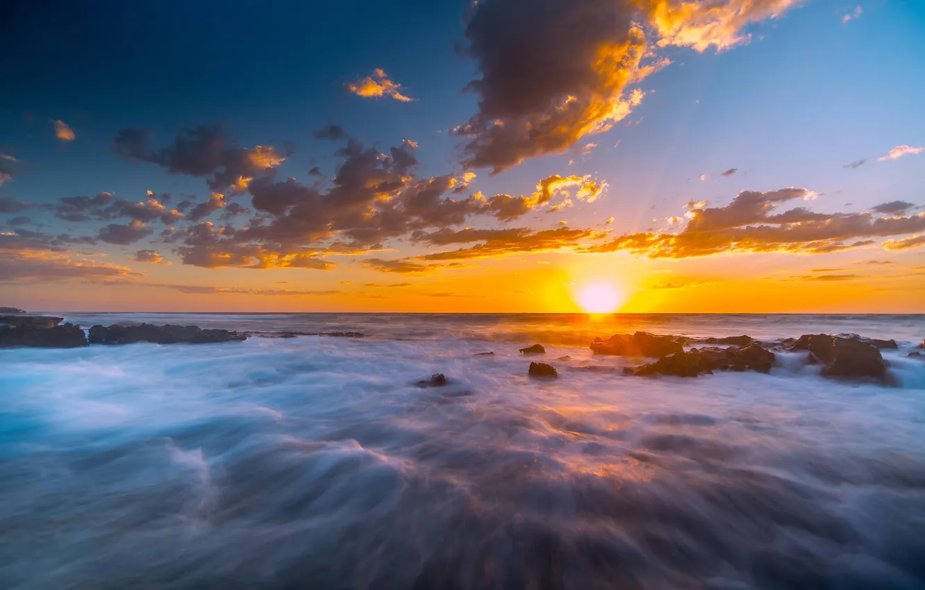 Фото обои солнце, камни, океан, скалы, рассвет, берег, горизонт