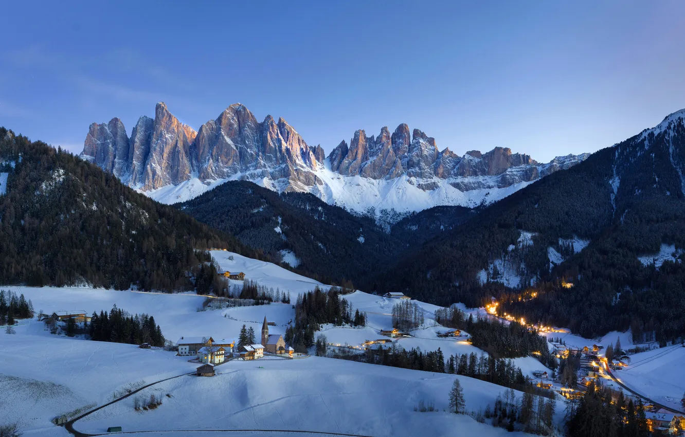 Фото обои Деревня, Италия, Italy, Snow mountains, Village, Доломитовые Альпы, Dolomites, Снежные горы