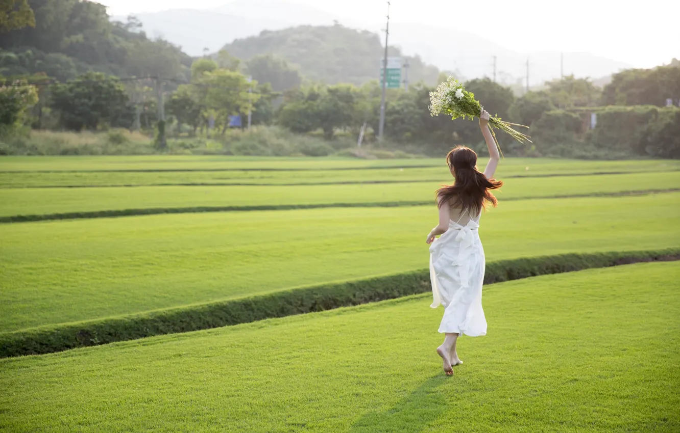 Фото обои Grass, Asian, Model, Flower, pretty, Woman, Bouquet, Behind