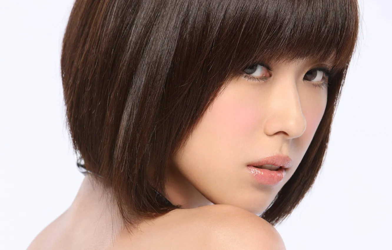 Фото обои girl, smile, beautiful, short hair, pretty, lips, face, brunette