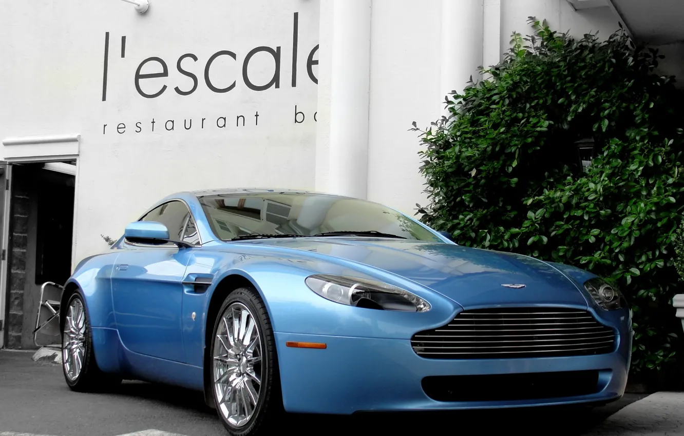 Фото обои Aston Martin, Vantage, wheels, blue, hrome