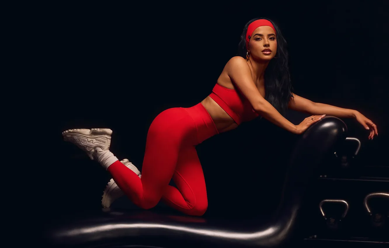 Фото обои spring, collection, 2025, fabletics, becky g