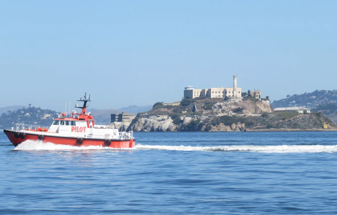 Фото обои city, boat, pilot, jail, alcatraz, san fransisco