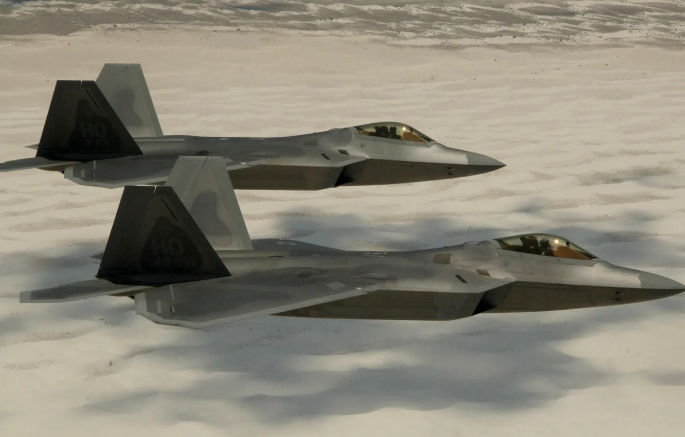 Фото обои Песок, Фото, Пустыня, Полет, Истребитель, Высота, Раптор, F-22