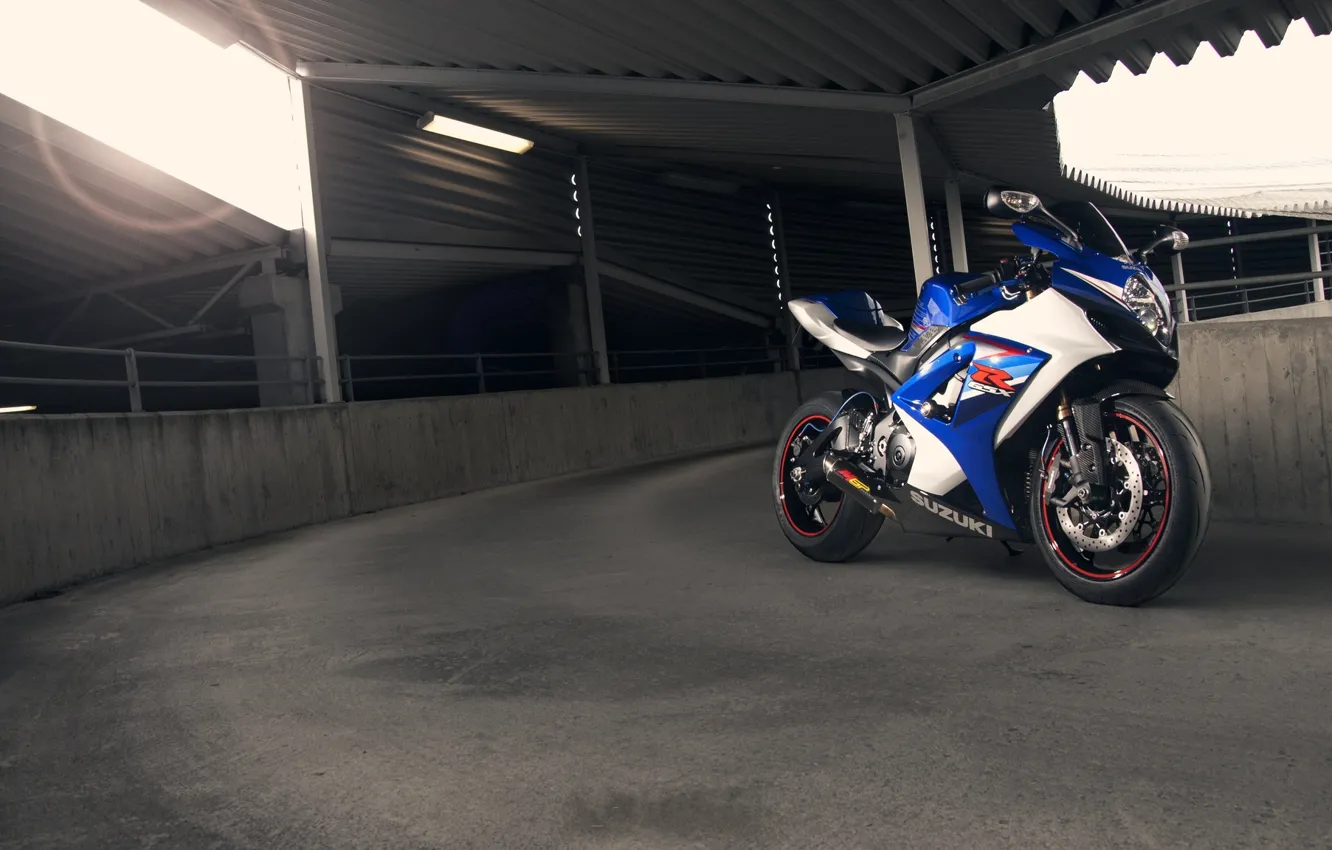 Фото обои синий, мотоцикл, suzuki, блик, вид спереди, bike, blue, сузуки