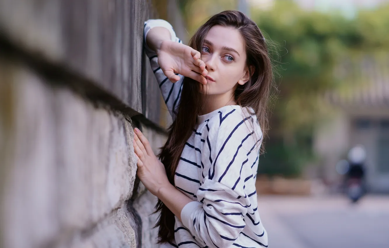 Фото обои взгляд, девушка, поза, Julia, боке