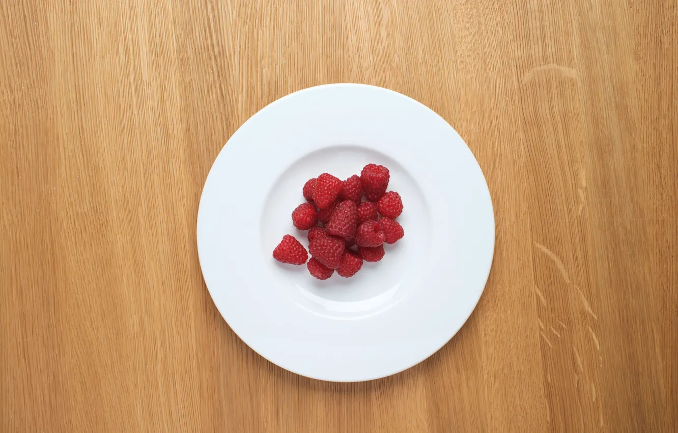 Фото обои wood, raspberries, dish