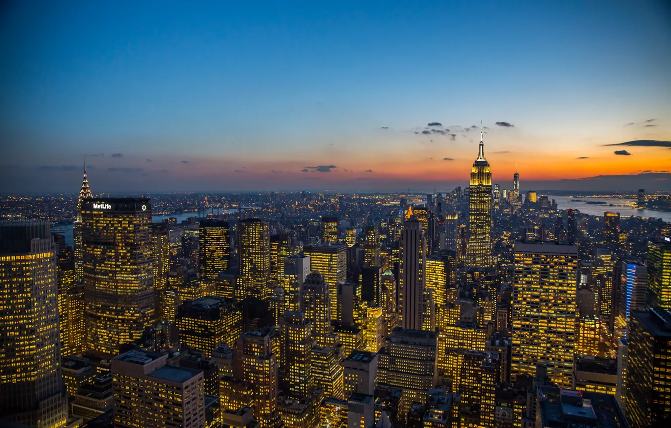Фото обои облака, огни, Нью-Йорк, небоскребы, сумерки, Манхэттен, WTC, Эмпайр Стейт Билдинг