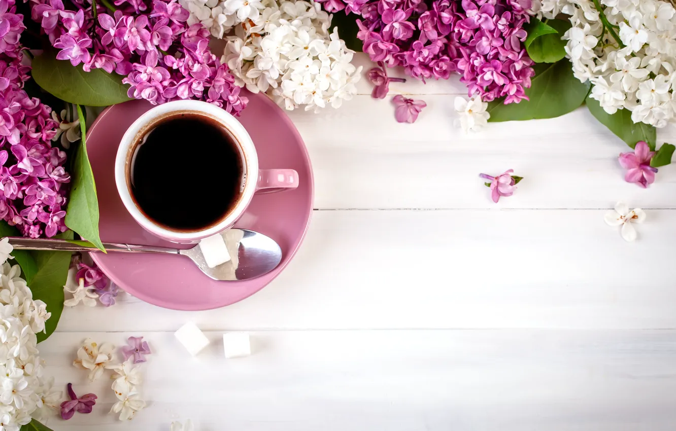 Фото обои цветы, wood, flowers, сирень, coffee cup, lilac, чашка кофе