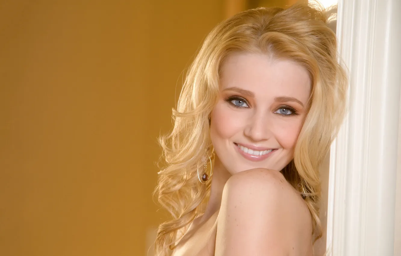 Фото обои лицо, улыбка, модель, блондинка, Carli Banks