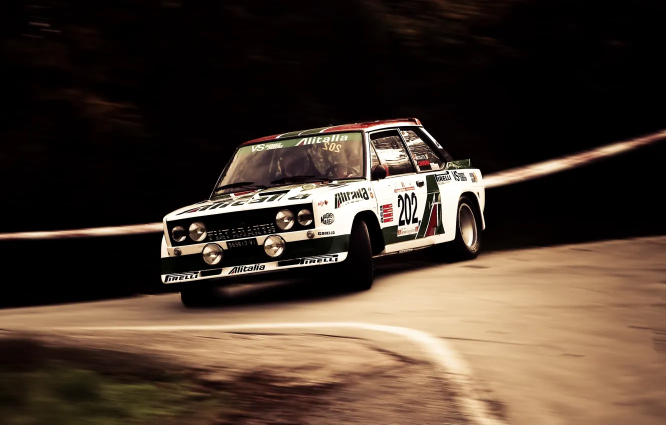 Фото обои Поворот, WRC, Rally, Ралли, Fiat, Pirelli, Walter Rohrl, Abarth 131