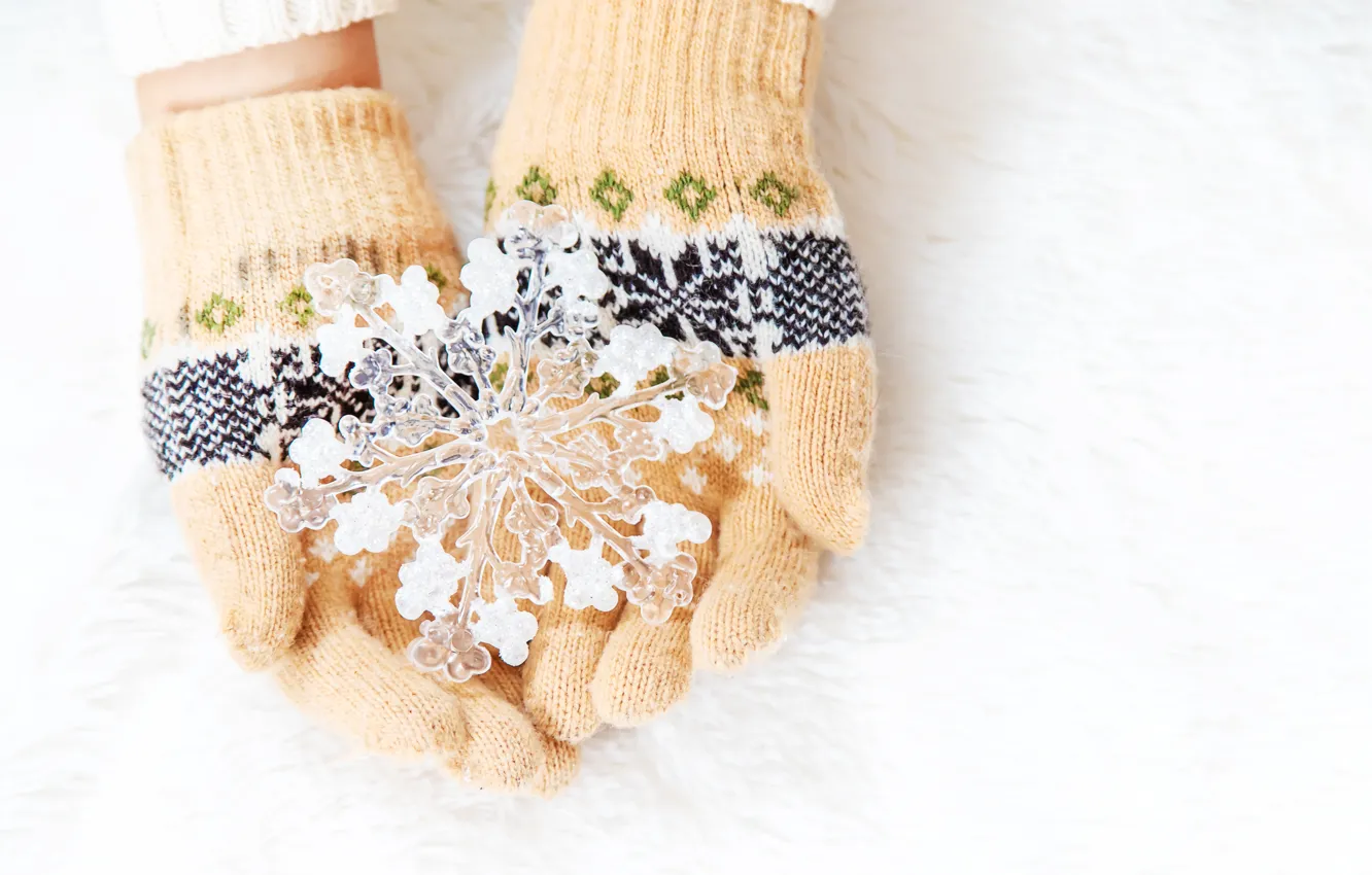Фото обои зима, снег, снежинки, pink, winter, варежки, snow, hands