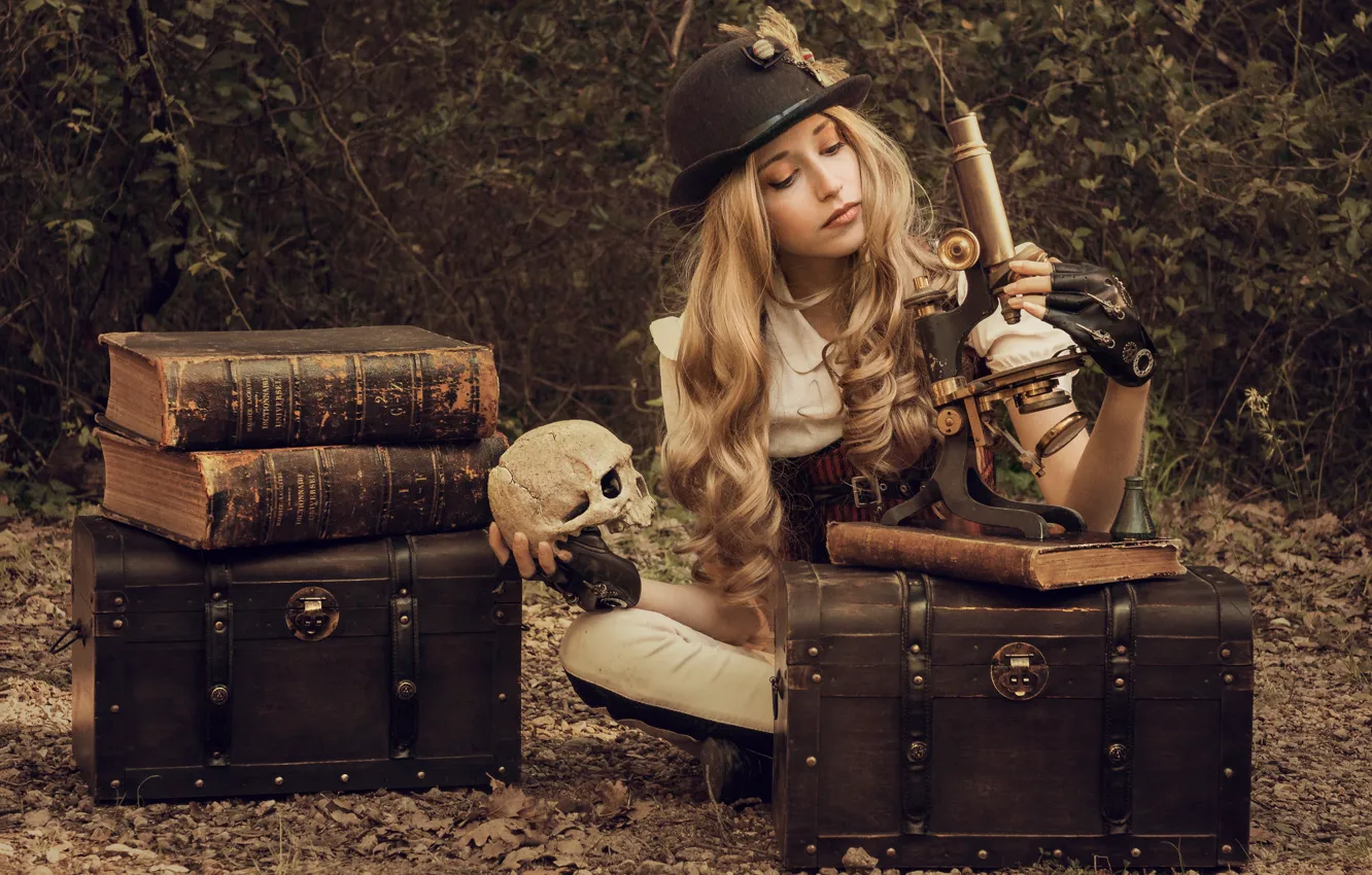 Фото обои девушка, книги, череп, шляпа, локоны, сундуки, микроскоп