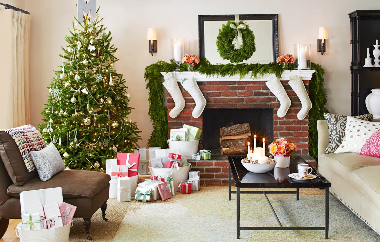 Фото обои украшения, уют, елка, Новый Год, Рождество, подарки, камин, гостиная