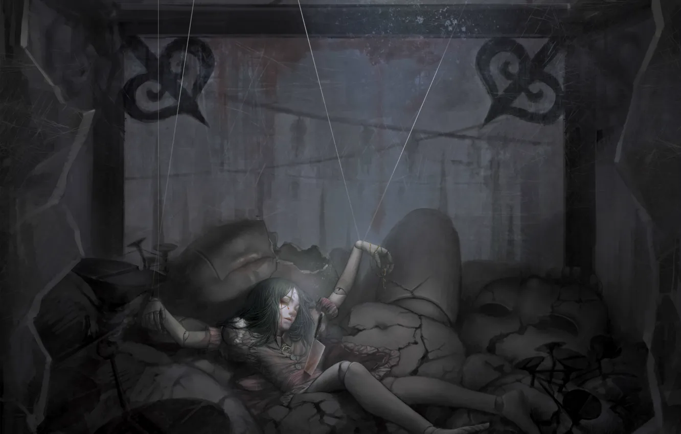 Фото обои стекло, трещины, кровь, черепки, нож, разбитое, марионетка, Алиса безумие возвраается