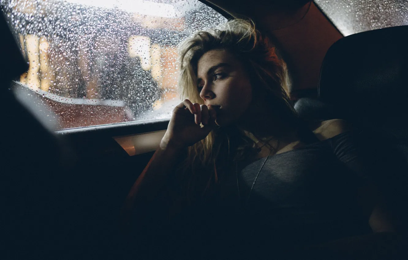 Фото обои машина, девушка, капли, дождь, окно