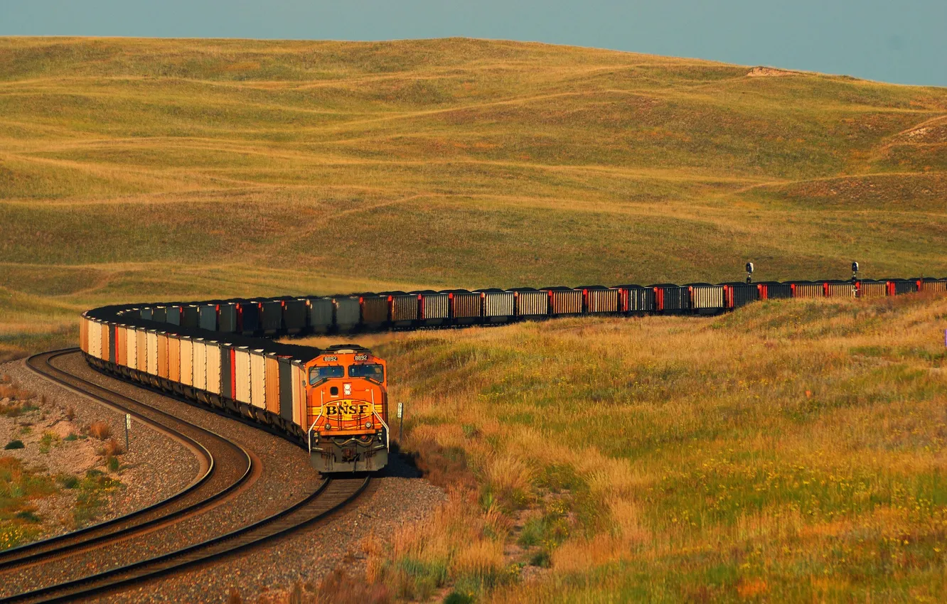 Фото обои осень, небо, трава, холмы, поезд, вагон, состав