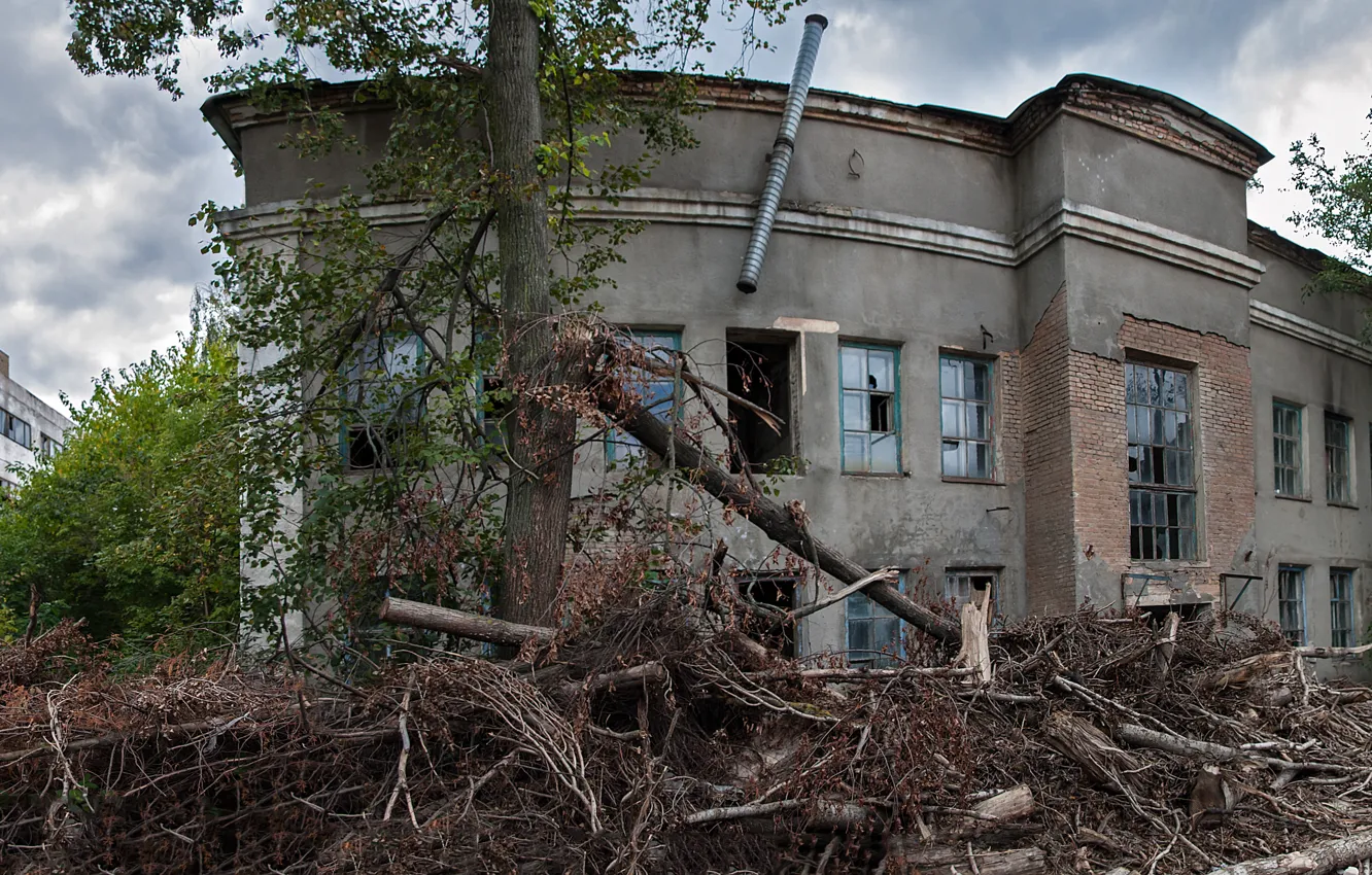 Фото обои мусор, стихия, разруха, непогода, разрушенный дом