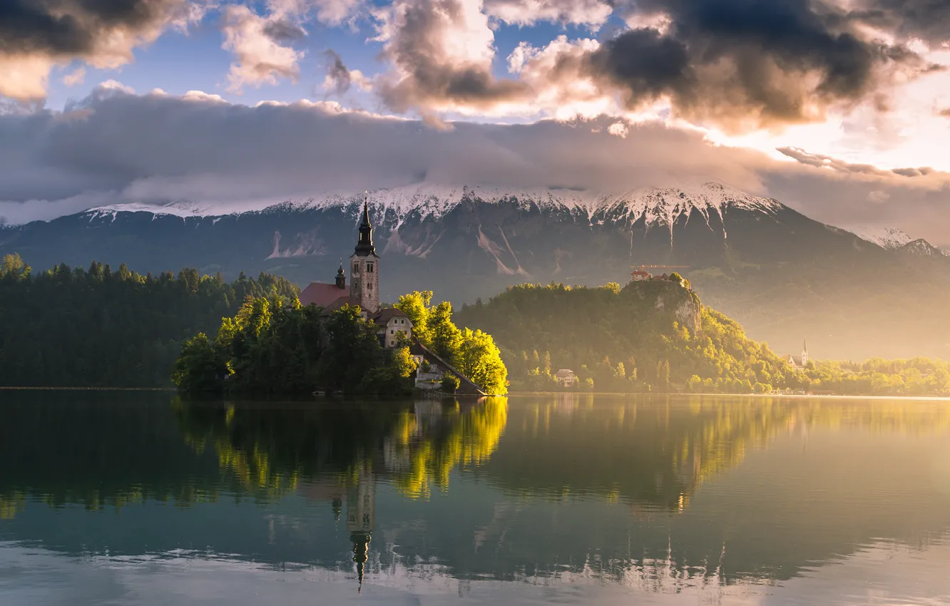 Фото обои небо, облака, горы, Словения, Юлийские Альпы, Бледское озере