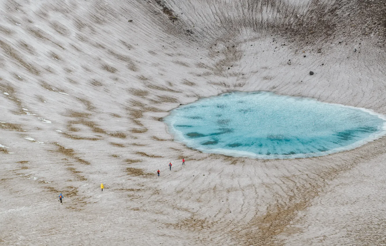 Фото обои поверхность, озеро, люди, вулкан, горное, кислота, жерло