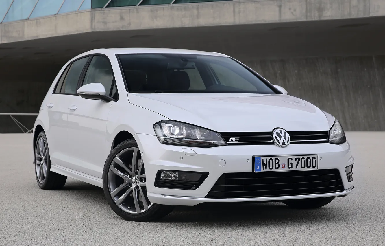 Фото обои белый, Volkswagen, Golf, фольксваген, 5-door, R-Line