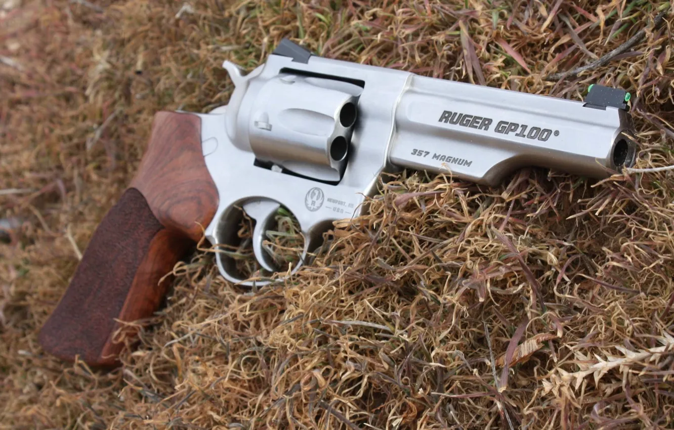 Фото обои трава, револьвер, Ruger, revolver, 357 Magnum, GP100