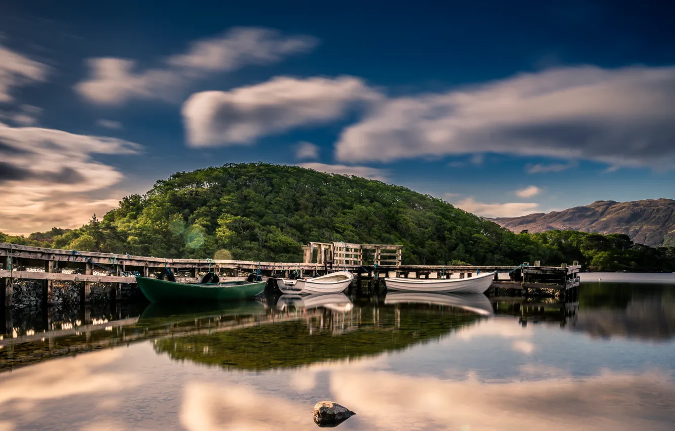 Фото обои облака, пейзаж, природа, озеро, лодки, причал, Шотландия, Великобритания