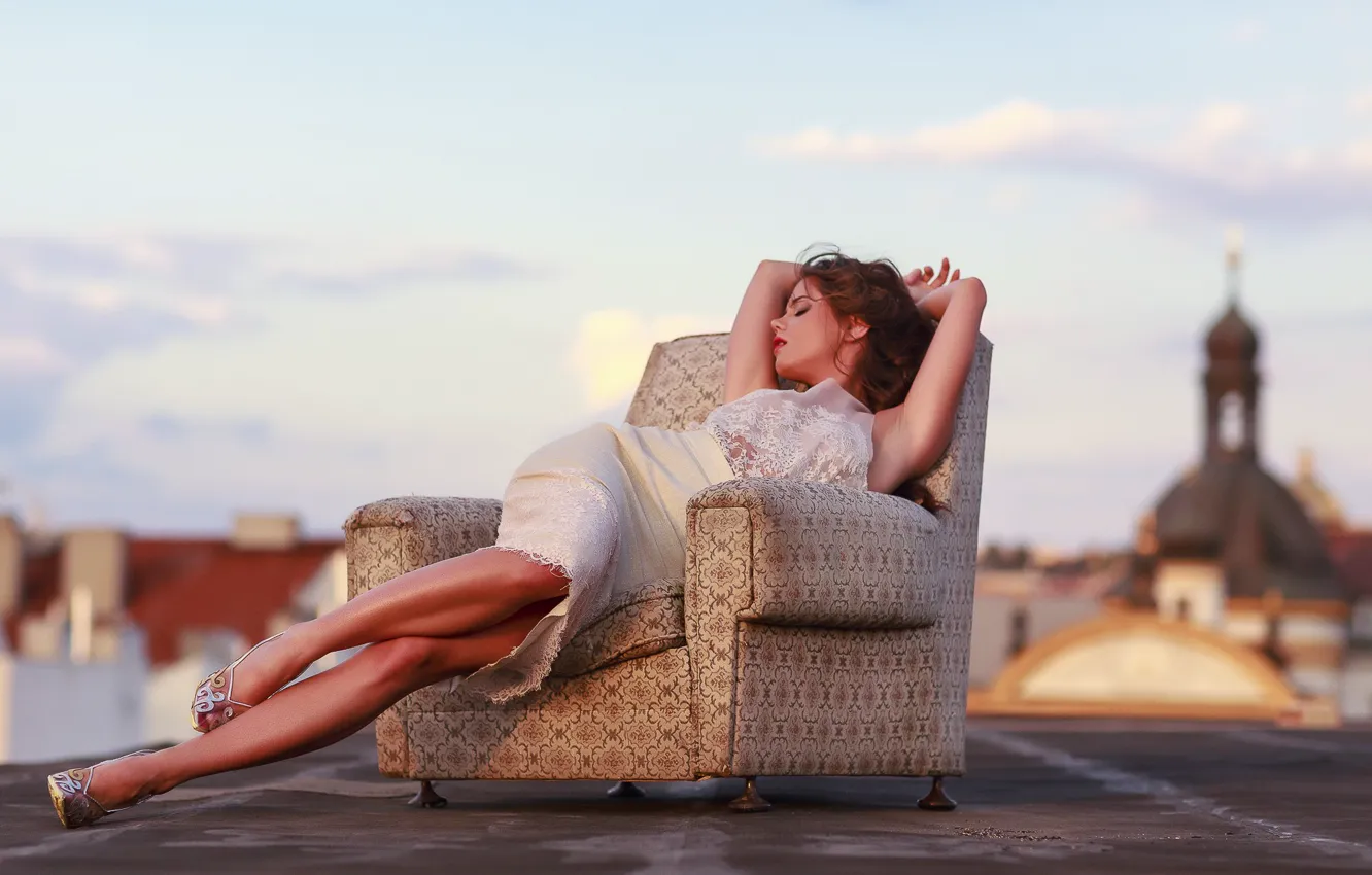 Фото обои girl, dress, legs, style, photo, sunset, model, chair