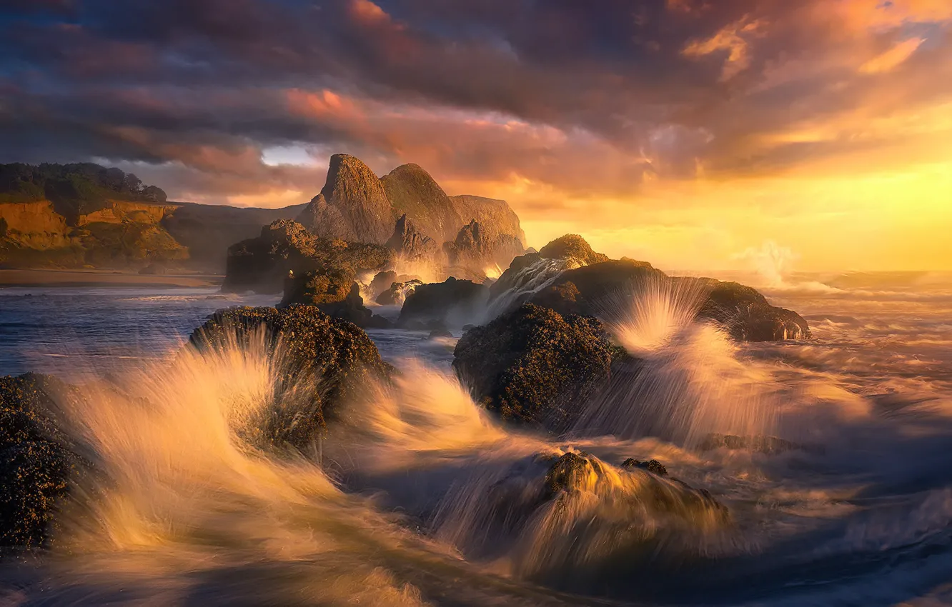 Фото обои море, облака, свет, камни, океан, скалы, выдержка, прибой