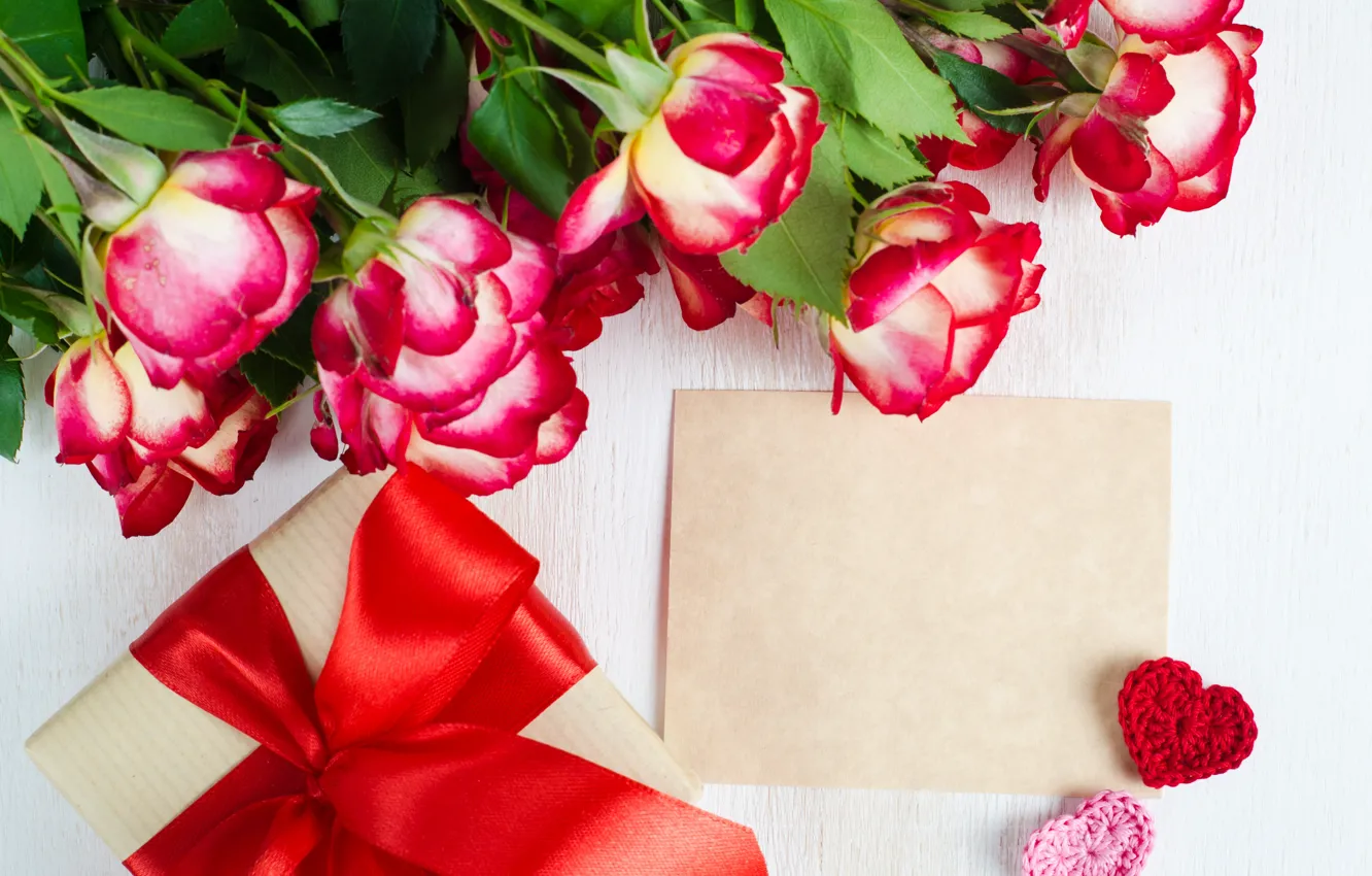 Фото обои цветы, праздник, подарок, розы, сердечки, день влюбленных, красный бант