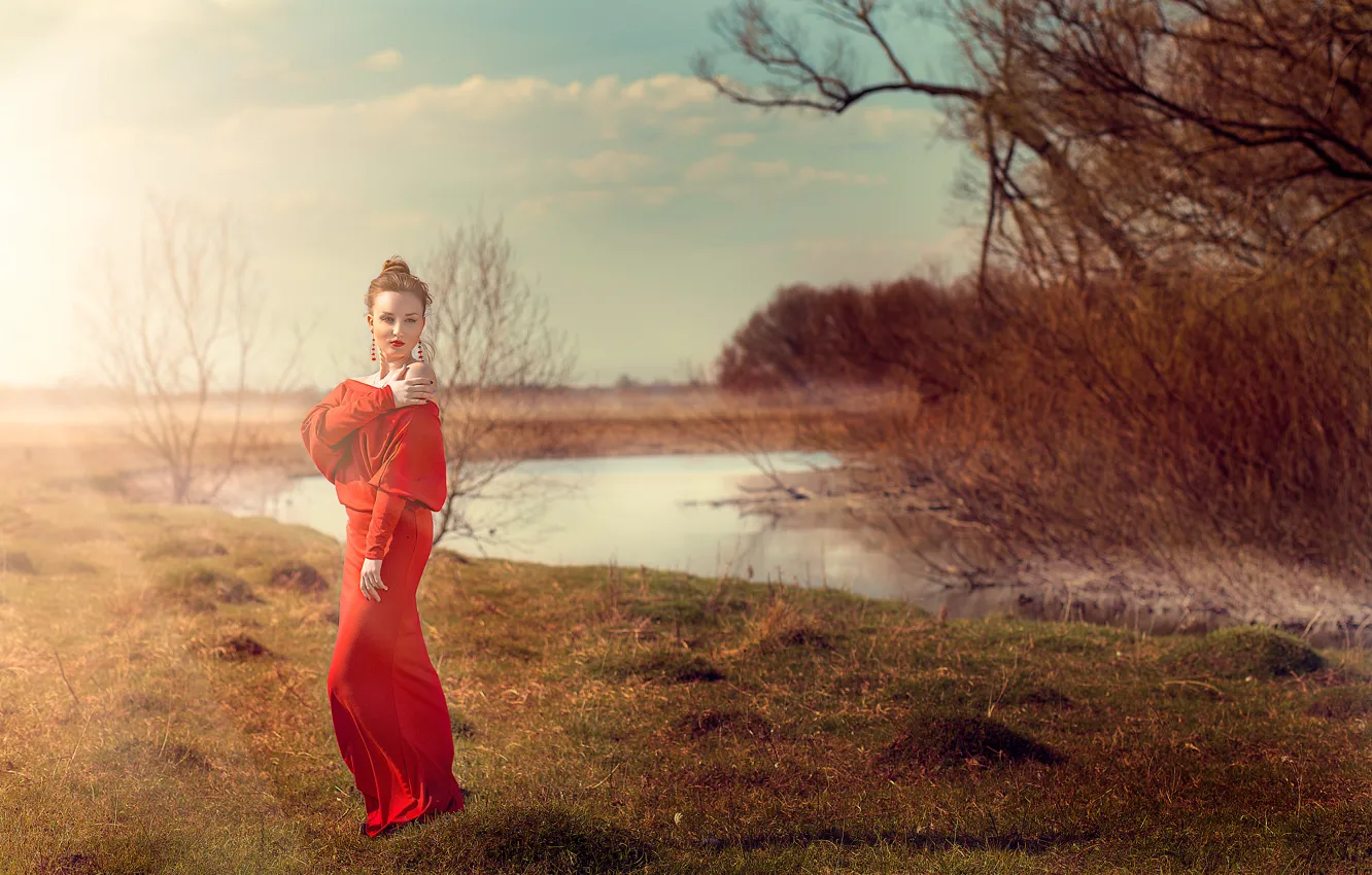 Фото обои поле, девушки, утро, красное платье