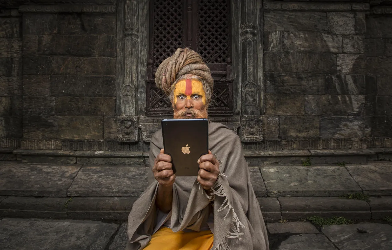 Фото обои Apple, удивление, Эпл, планшет, йог, Hi-Tech, Ipad, Непал