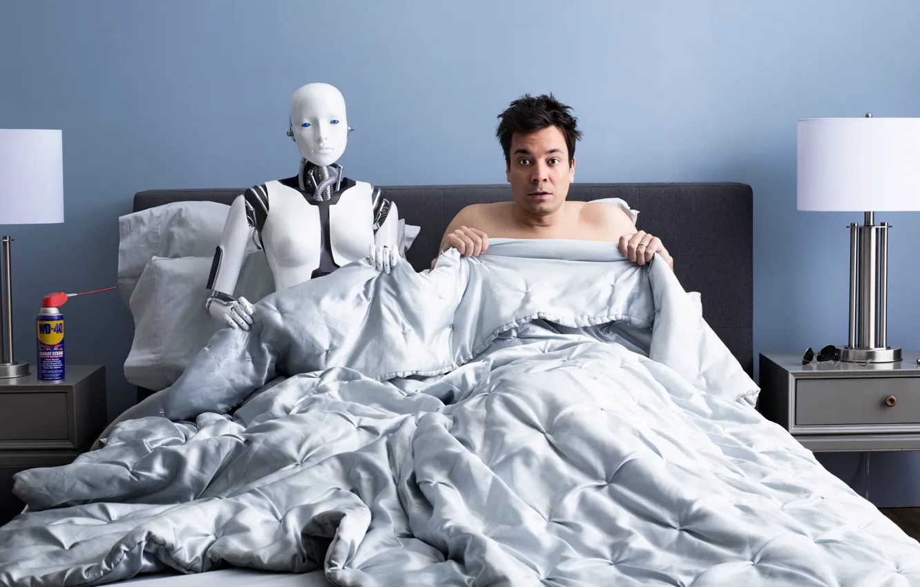 Фото обои кровать, робот, ситуация, юмор, мужчина, спальня, кошмар