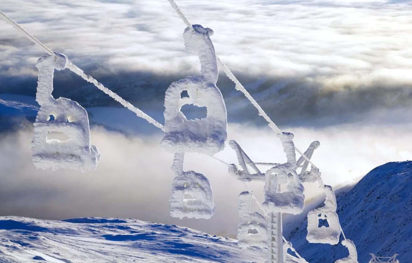 Фото обои зима, снег, туман, Швеция, Скандинавские горы, гора Орескутан, горнолыжный подъёмник, лен Емтланд