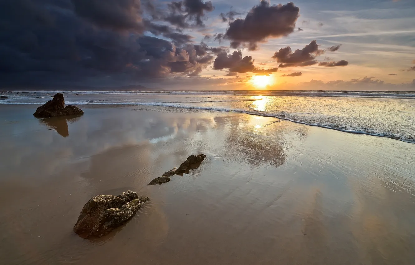 Фото обои песок, море, небо, солнце, пейзаж, закат, природа, камни