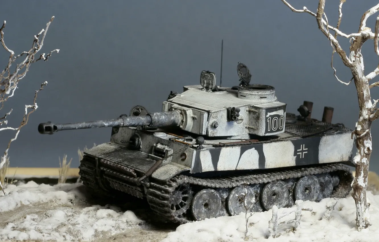Фото обои игрушка, танк, немецкий, моделька, тяжёлый, Tiger I