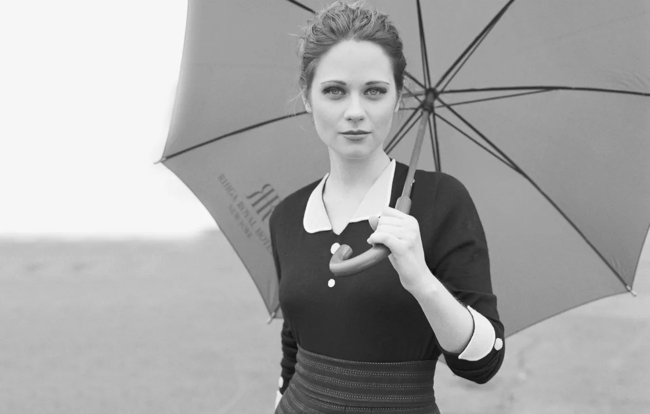 Фото обои взгляд, девушка, зонтик, зонт, платье, черно-белое, певица, американская актриса