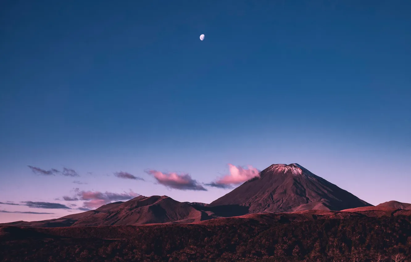 Фото обои пейзаж, горы, луна, вулкан, сопки