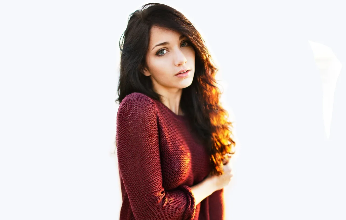 Фото обои взгляд, девушка, брюнетка, Emily Rudd