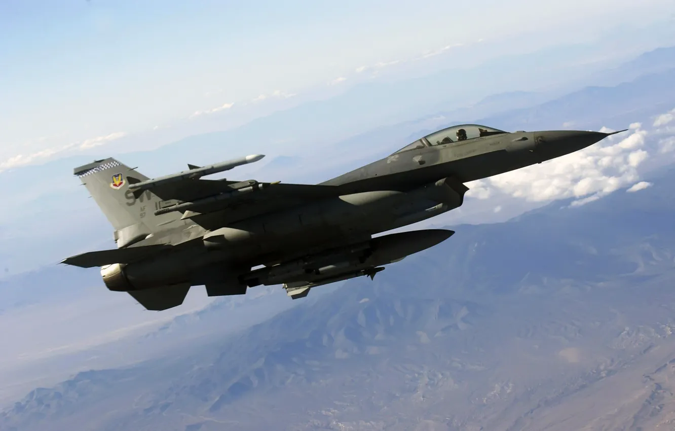 Фото обои небо, облака, полет, горы, F-16