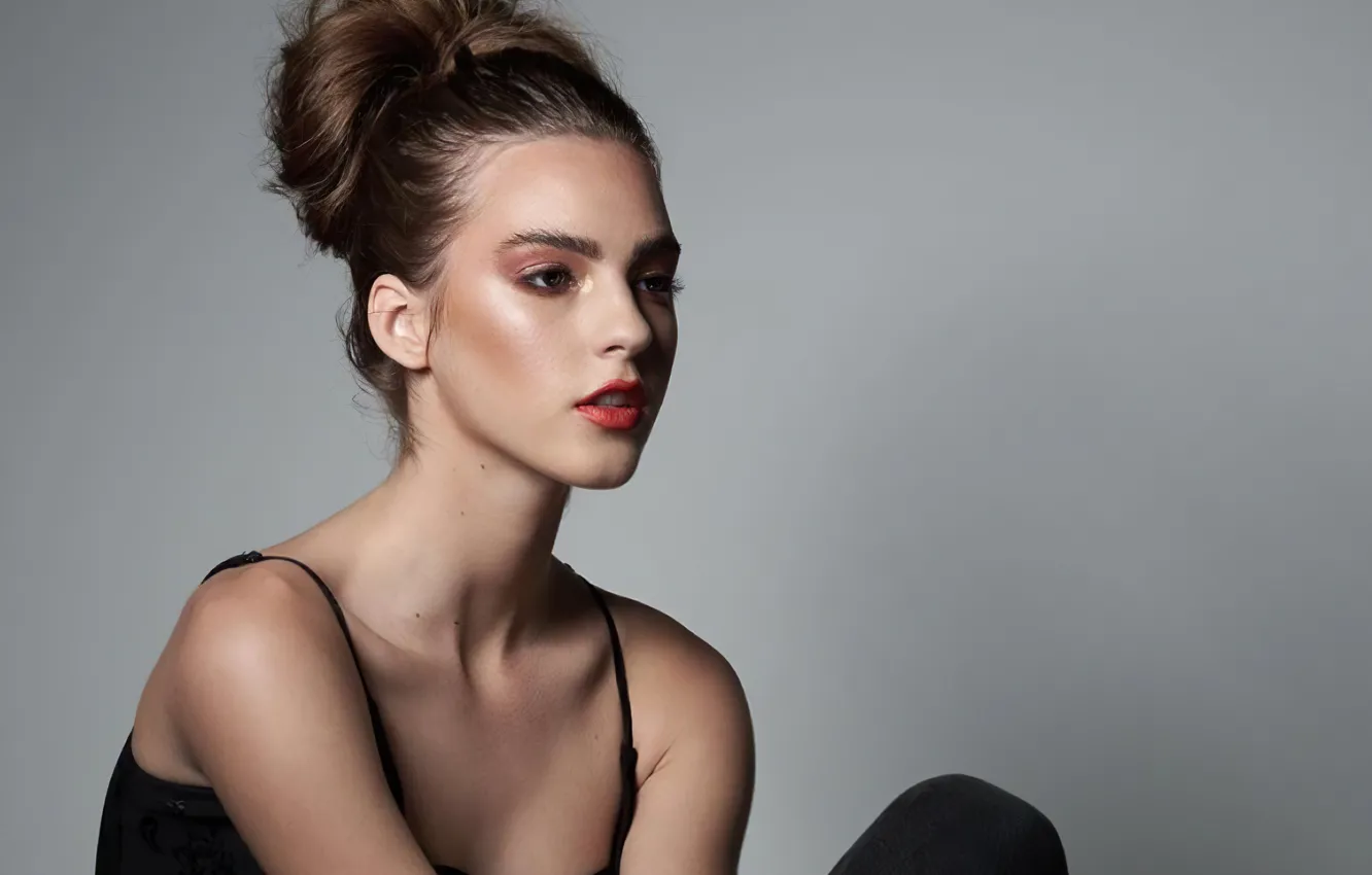 Фото обои взгляд, девушка, модель, макияж, Emily Feld