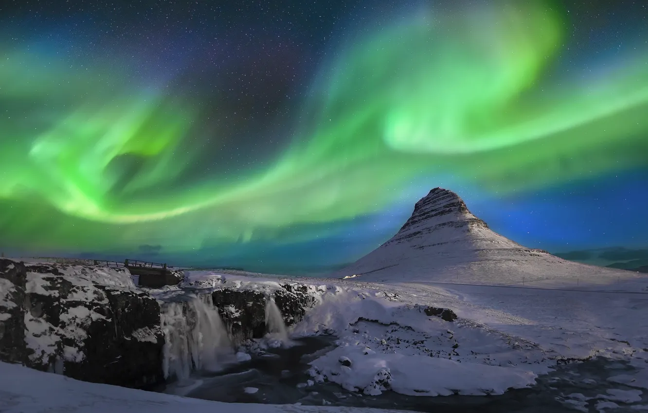 Фото обои ночь, гора, северное сияние, Исландия, Kirkjufell, Киркьюфелл