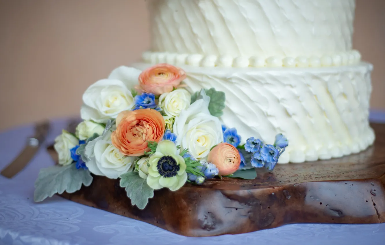 Фото обои белый, цветы, букет, нож, торт, крем, десерт, сладкое