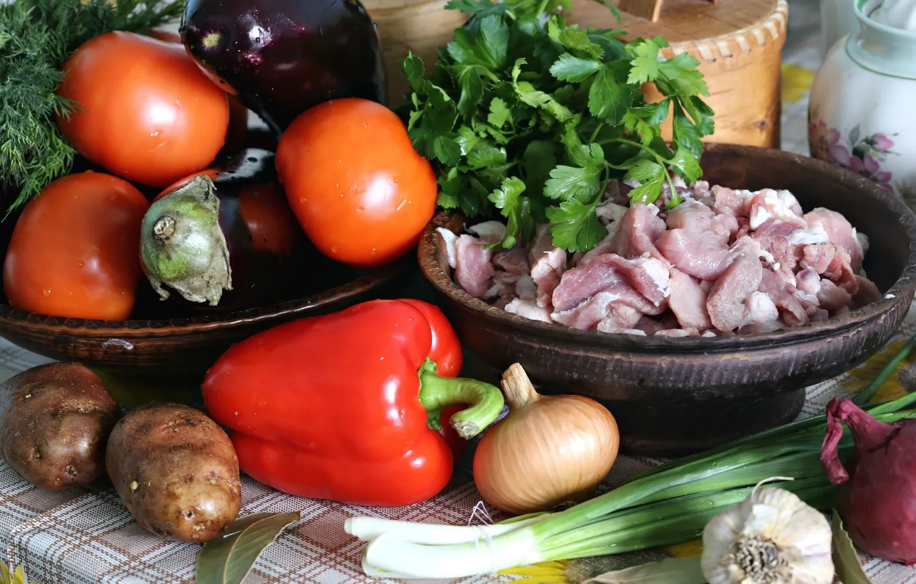 Фото обои зелень, лук, укроп, баклажаны, мясо, перец, овощи, помидоры