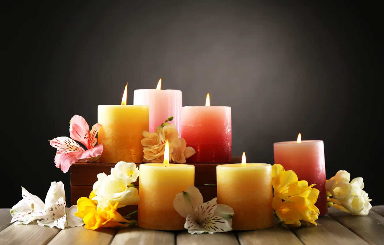 Фото обои цветы, свечи, лепестки