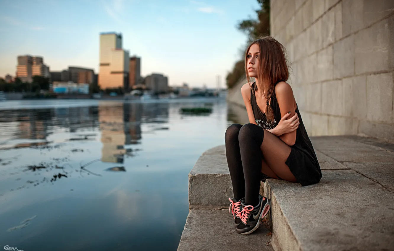 Фото обои вода, девушка, город, река, бетон, Георгий Чернядьев, Ксения Кокорева, Ksenia Kokoreva
