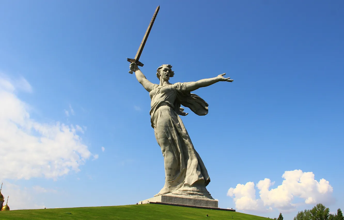 Фото обои Церковь, Скульптура, Память, Волгоград, Volgograd, Мамаев курган, Mamayev Kurgan, Родина-мать зовет