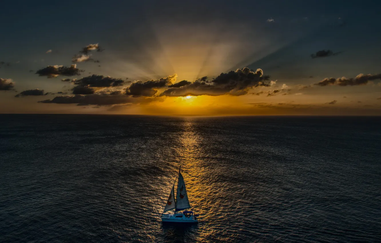 Фото обои море, небо, рассвет, парусник, яхта, горизонт