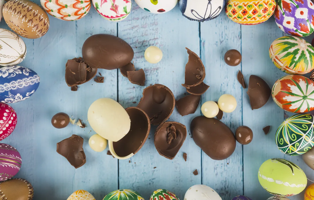 Фото обои шоколад, яйца, пасха, Праздник, деревянный фон, Шоколадные яйца